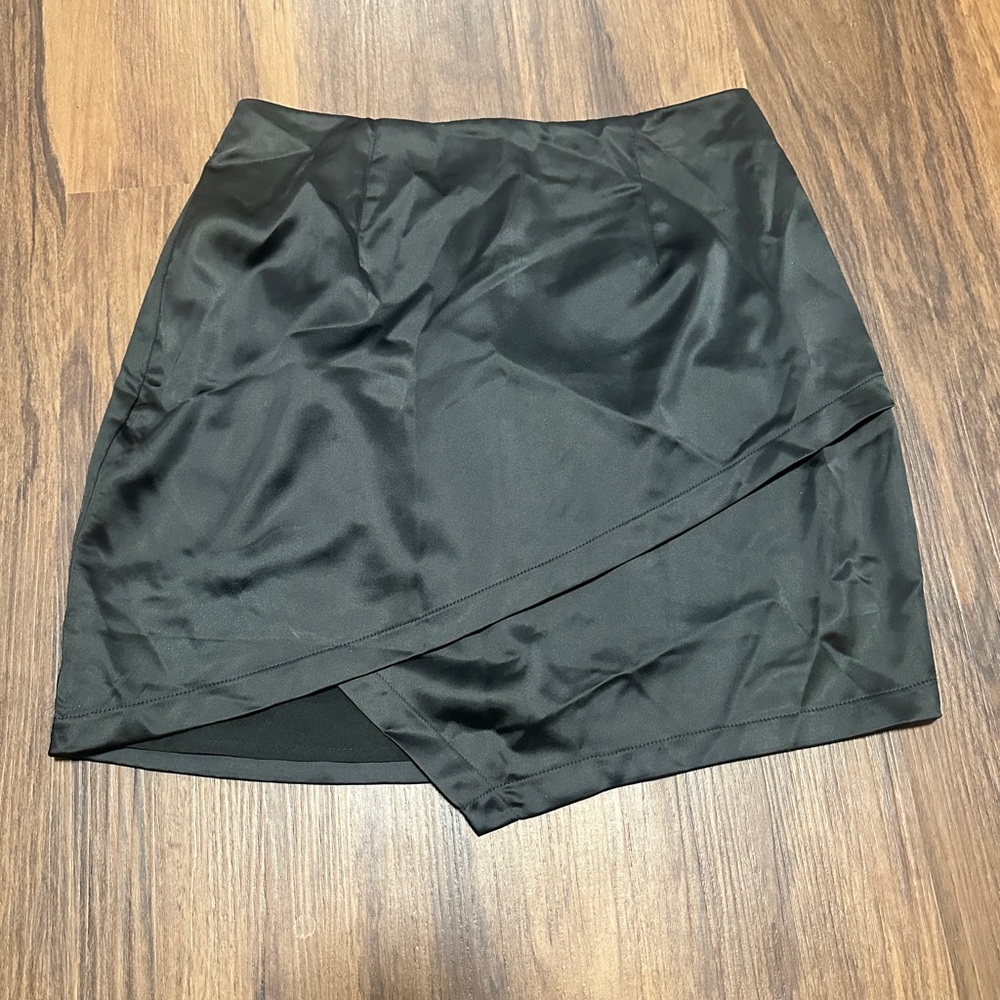 Superdown Asymmetrical Black Skirt